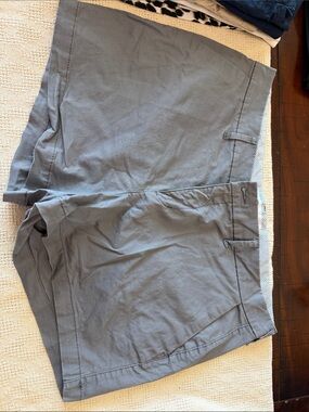 Old Navy Men's Slate Gray Flat-Front Chino Shorts
